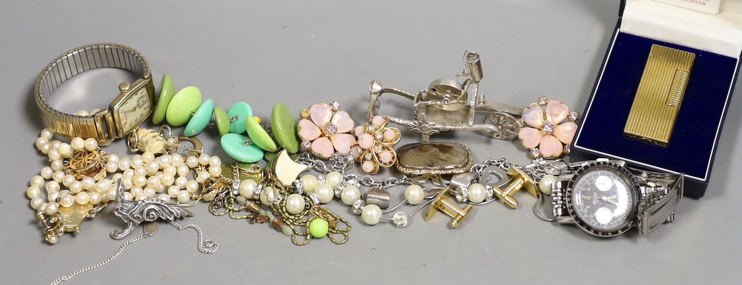 A mixed group of sundry jewellery and other items, including a cultured pearl bracelet(a.f) with 14k and ruby set clasp, a yellow metal mounted agate brooch, costume items, a cased Dunhill lighter, Dutch white metal mini
